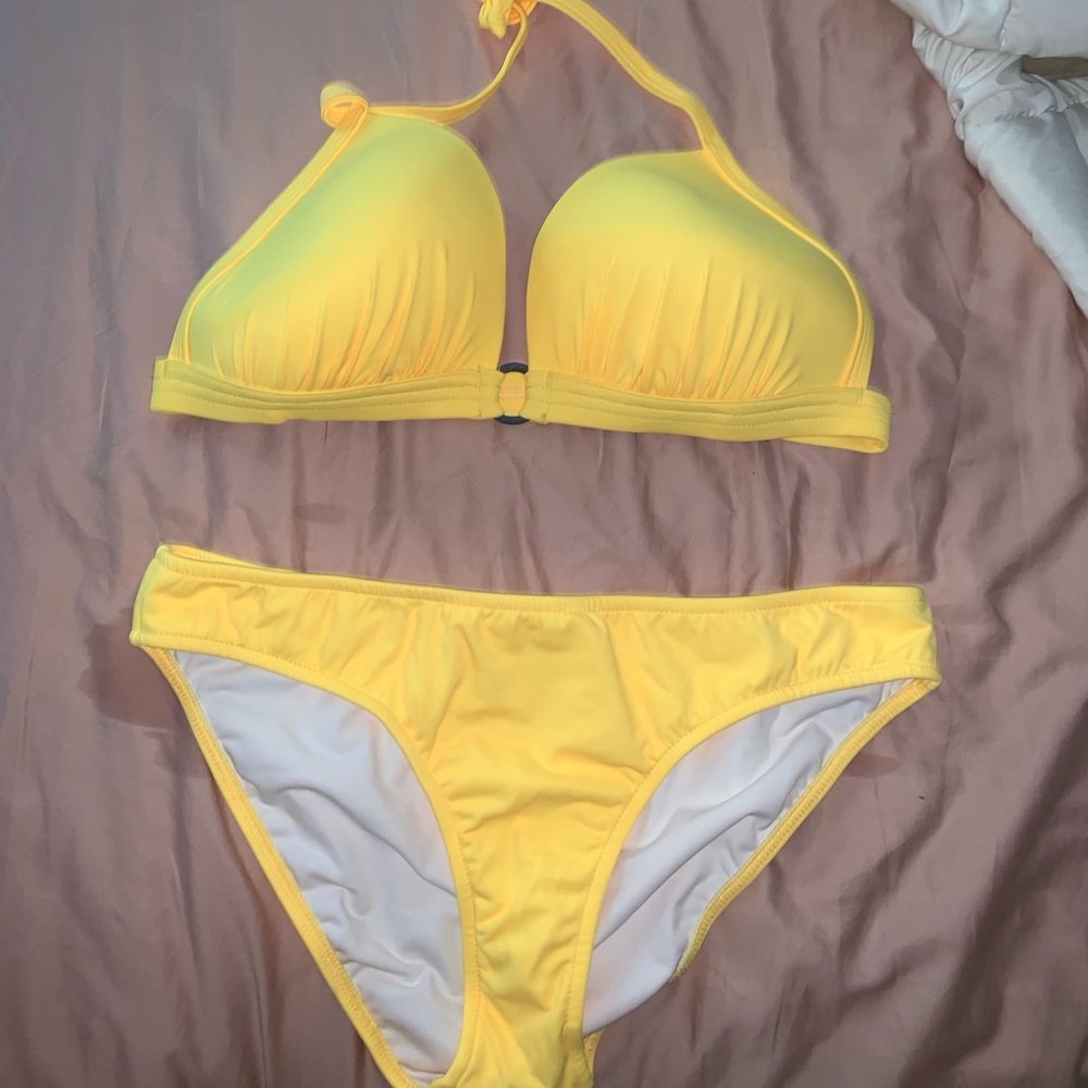 VENUS bikini